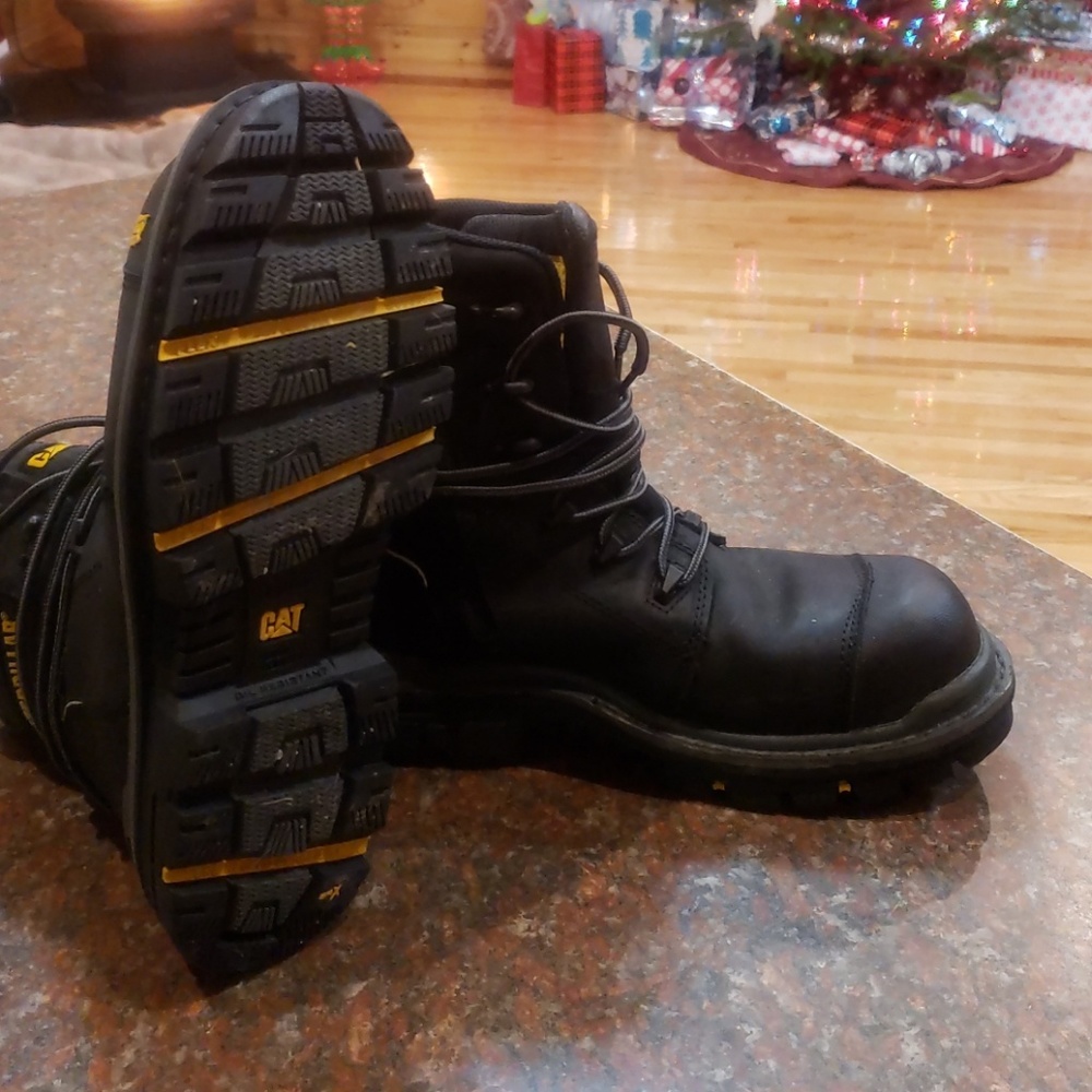 Boots - Picture 2 of 5